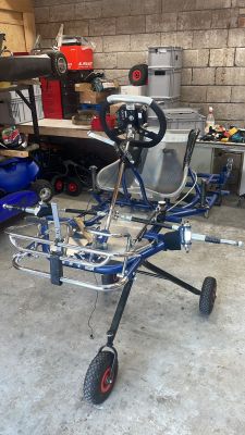 brandschoon
trots op de man(nen) die alles weer perfect in orde maken voor de volgende race
